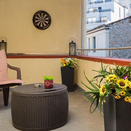 Downtown Quiet Apartment On A Pedestrian Street Афины Экстерьер фото