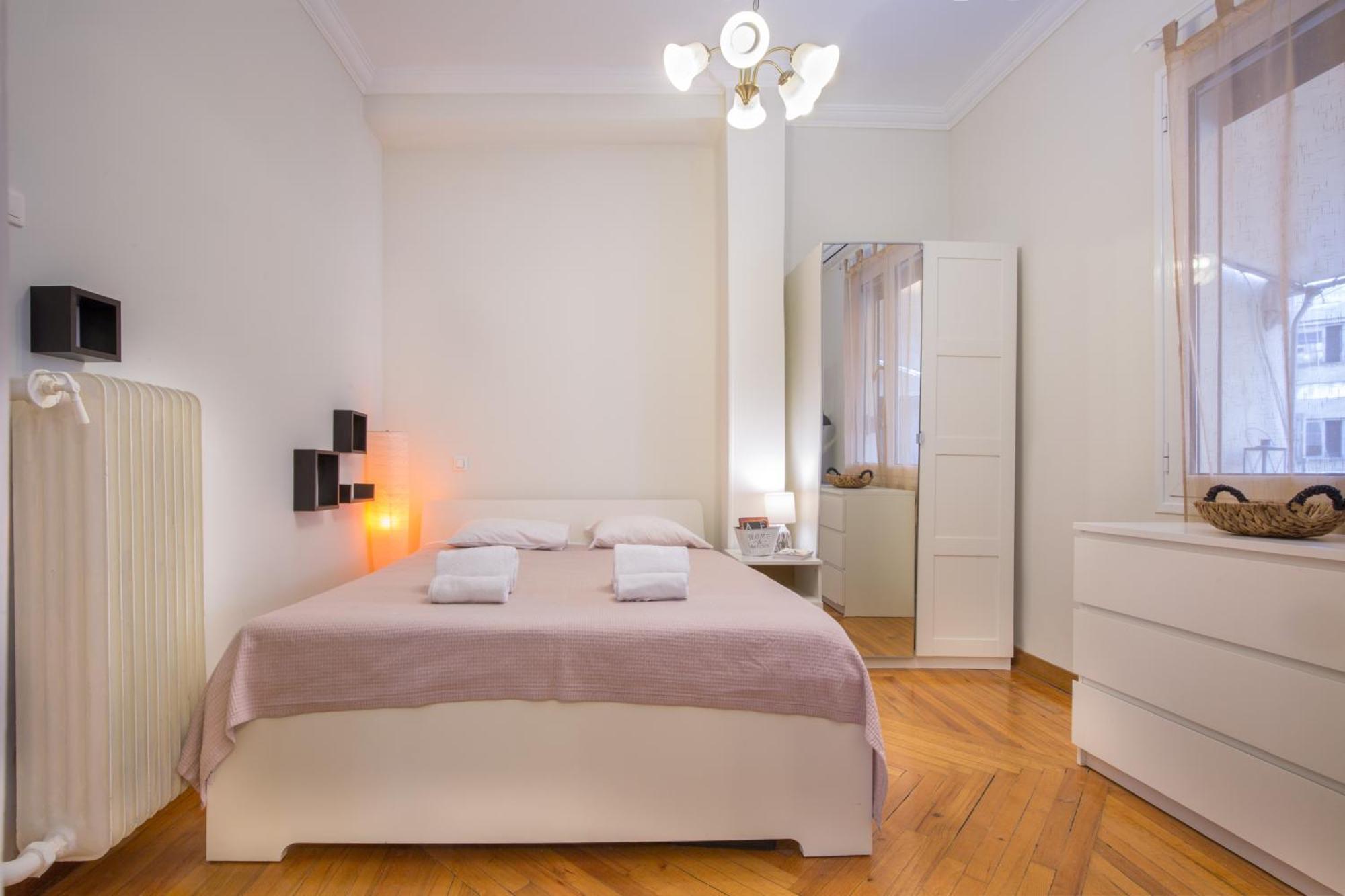 Downtown Quiet Apartment On A Pedestrian Street Афины Экстерьер фото