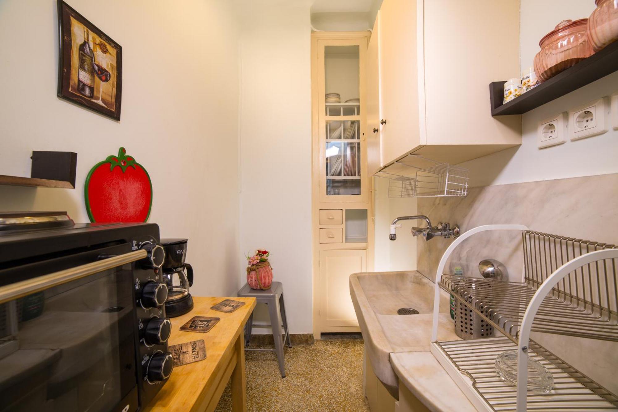 Downtown Quiet Apartment On A Pedestrian Street Афины Экстерьер фото