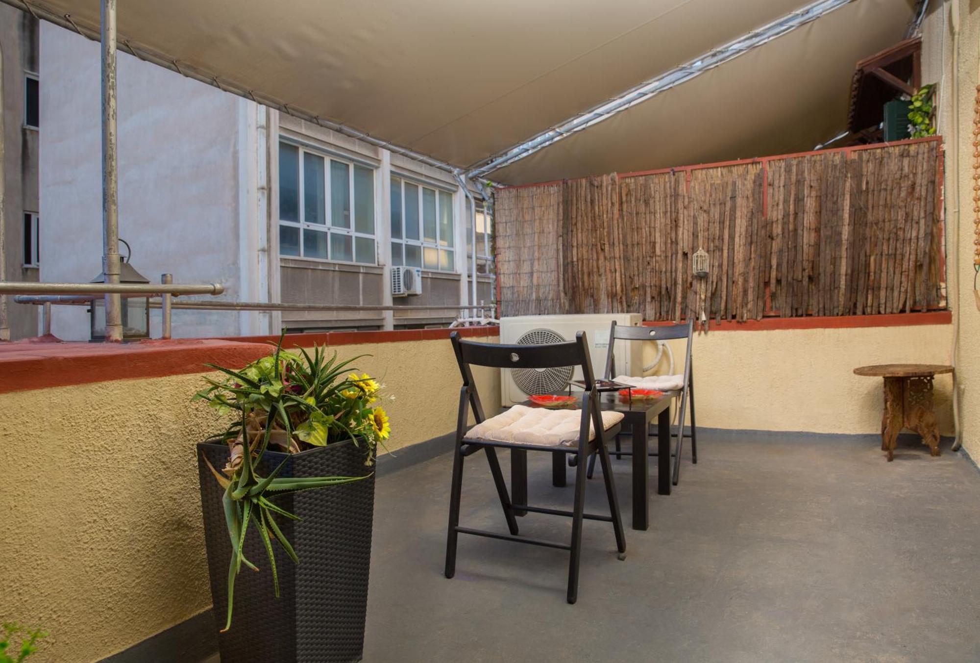 Downtown Quiet Apartment On A Pedestrian Street Афины Экстерьер фото